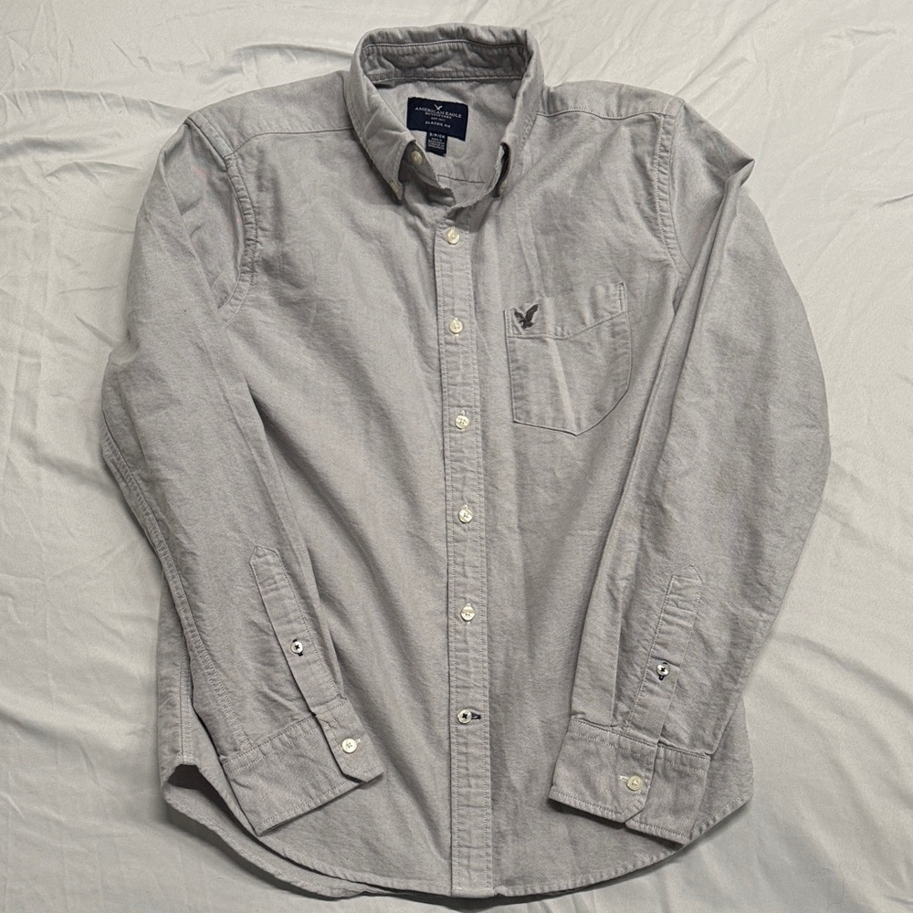 American Eagle Outfitters Light Gray Button-Down Shirt